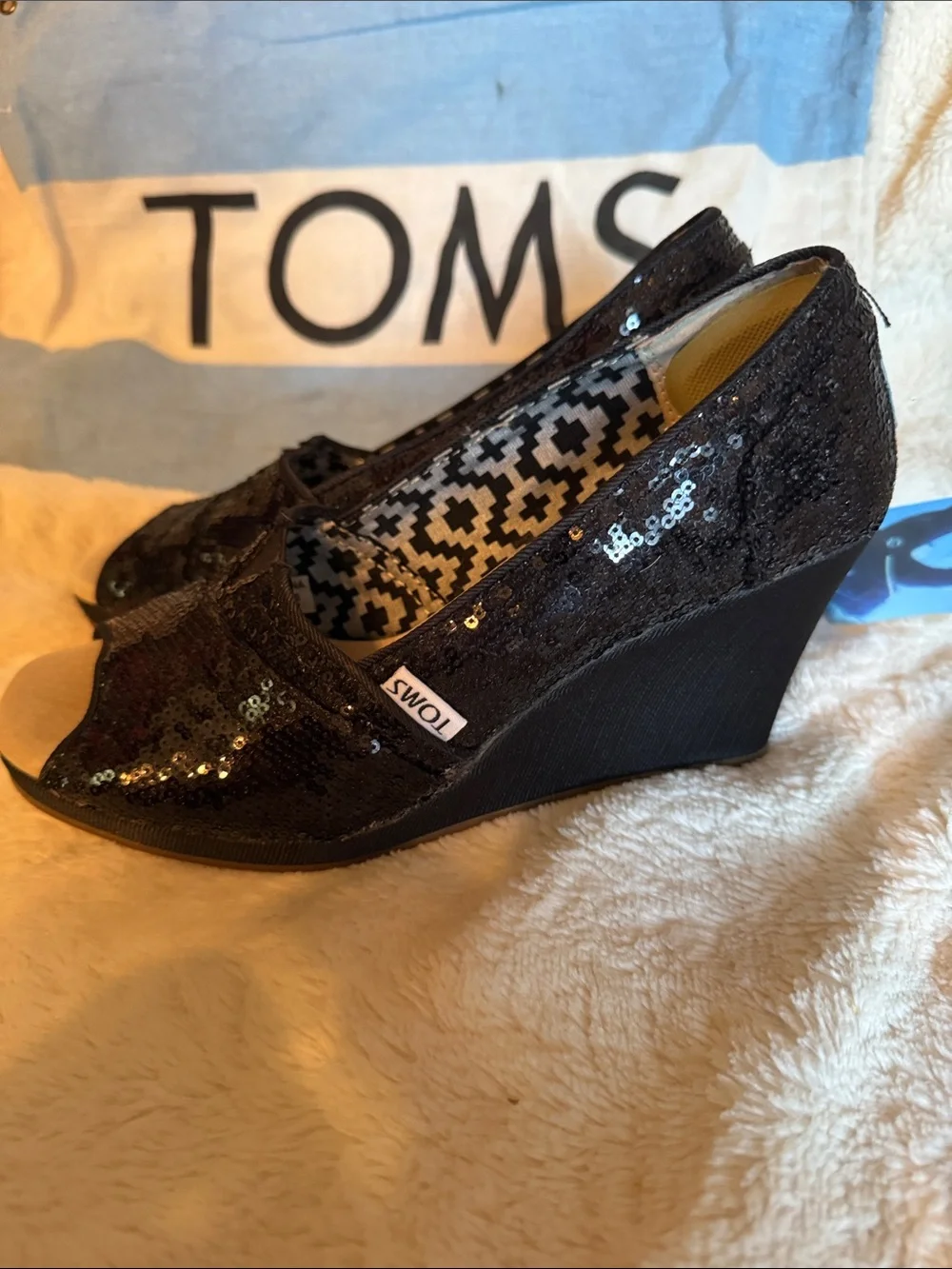 TOMS Black Sequin Peep Toe Wedges High Heel Shoes Womens 6 Glam Sparkle Comfort